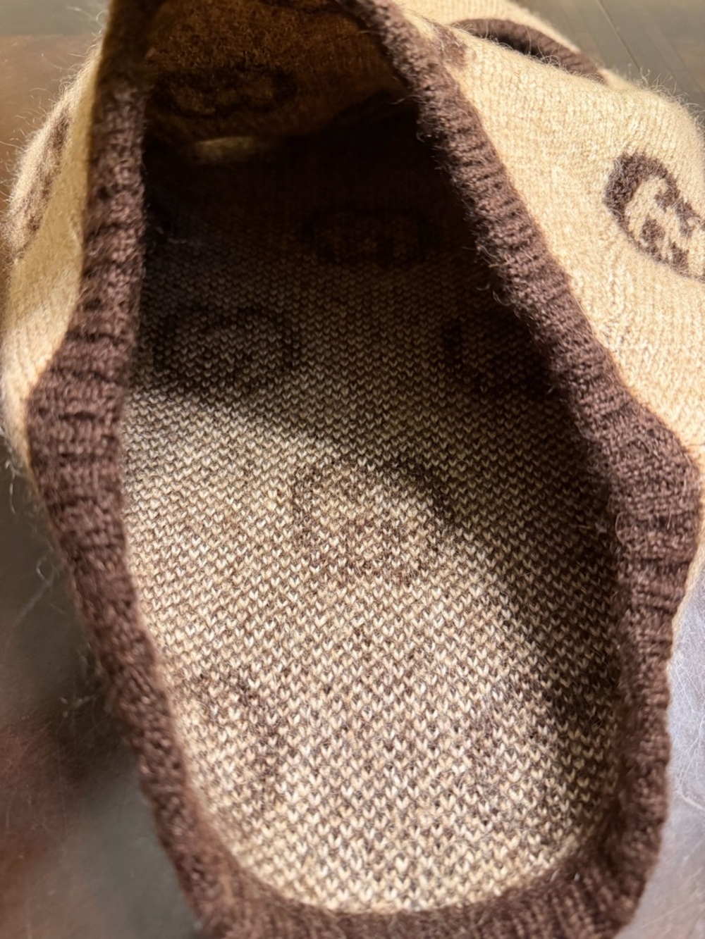 New Authentic Gucci GG Jumbo Logo Dog Sweater Clothes Tan Brown Size L - Picture 8 of 11